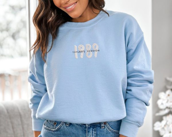 Embroidered 1989 Taylor’s Version Light Blue Sweatshirt