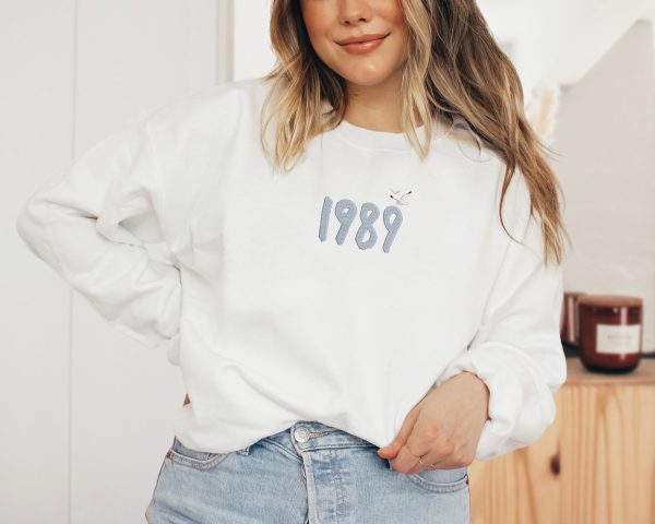 Embroidered 1989 Taylor’s Version White Sweatshirt