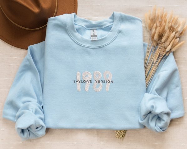 Embroidered 1989 Taylor’s Version Light Blue Sweatshirt